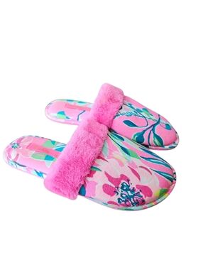 Lilly Pulitizer Pink Floral Fuzzy Slide Slippers Size 7/8